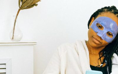 The Pros and Cons of Getting Your Beauty Tips Online