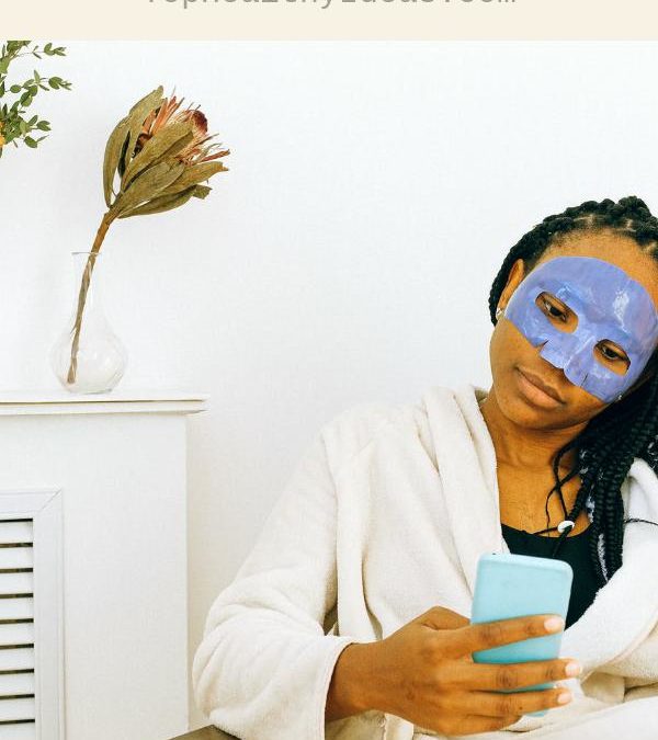The Pros and Cons of Getting Your Beauty Tips Online